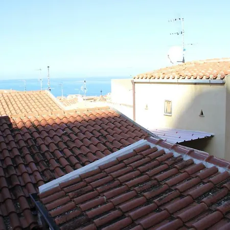 Typical Sicilian One Bedroom In The Heart Of The Historic Center Cefalù